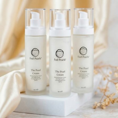 Hydratačný pleťový krém s perlovým práškom a kyselinou hyalurónovou SPF-15 – 50ml, Friends Pack